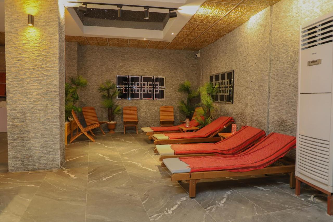 Lion Hotel Didim Bagian luar foto