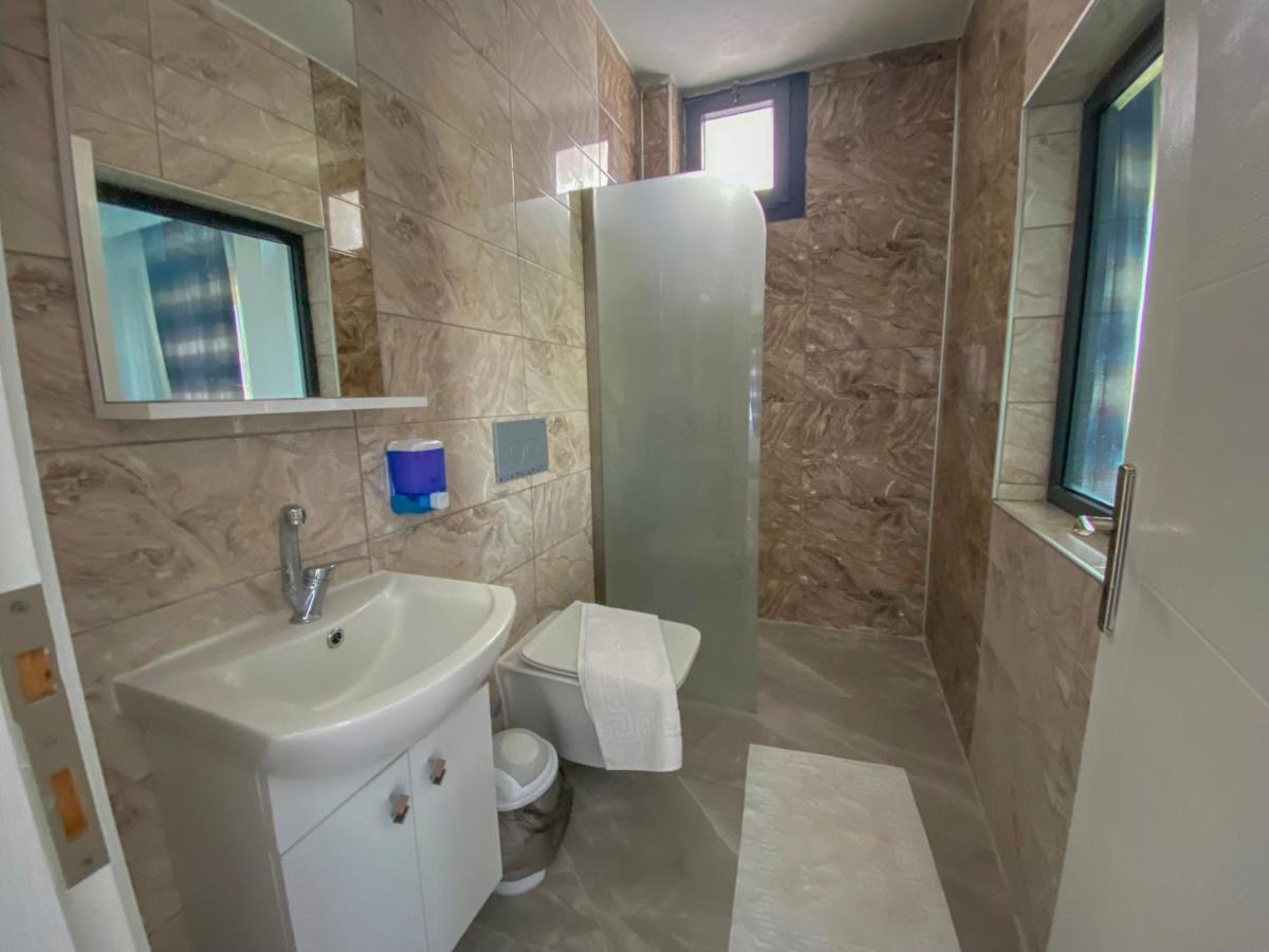 Lion Hotel Didim Bagian luar foto